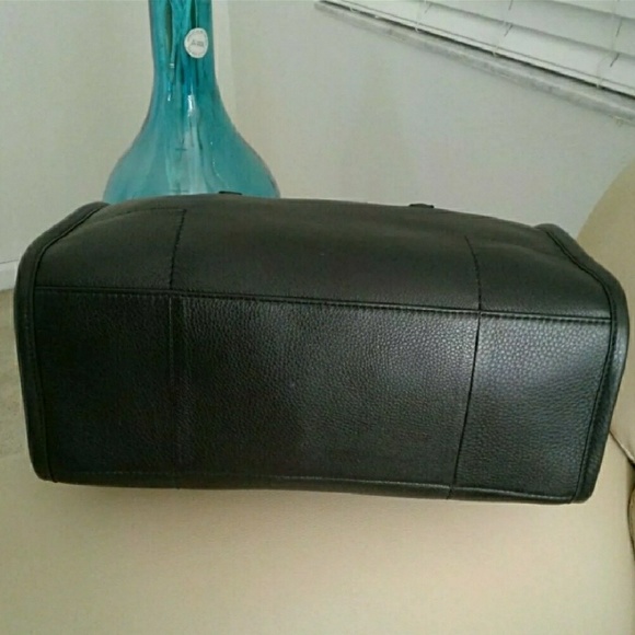 COPY - Gorgeous Tory Burch Britten Satchel )style 39056) - Picture 5 of 5